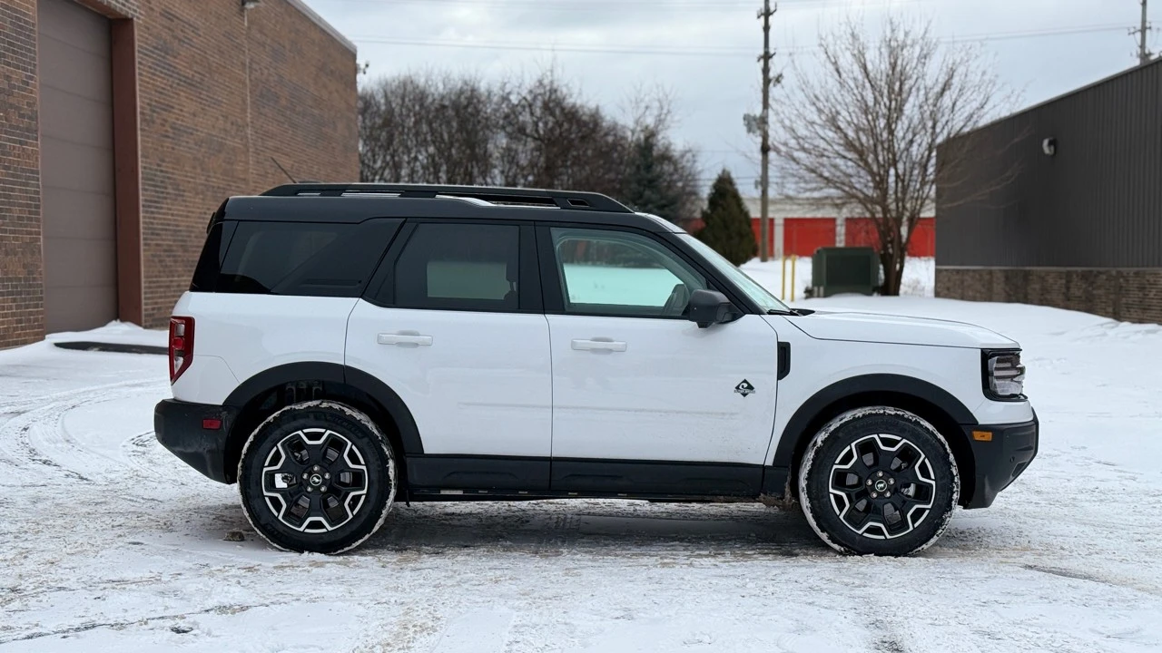 2025 Ford Bronco Sport - Image 8 of 21