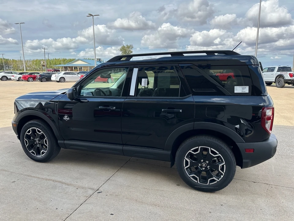 2025 Ford Bronco Sport - Image 8 of 21