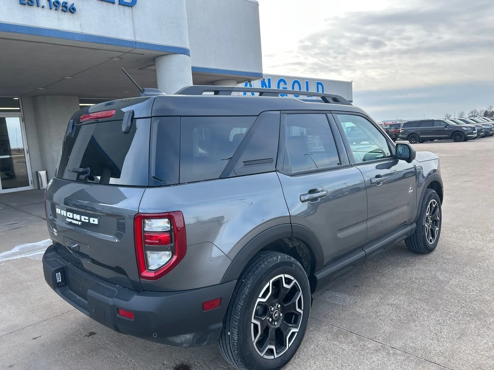2025 Ford Bronco Sport - Image 9 of 12