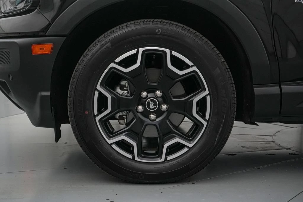 2025 Ford Bronco 6th Gen - Image 11 of 30