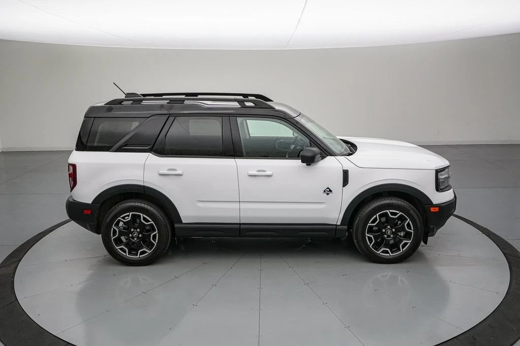 2025 Ford Bronco 6th Gen - Image 4 of 31