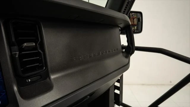 2025 Ford Bronco 6th Gen - Image 17 of 18