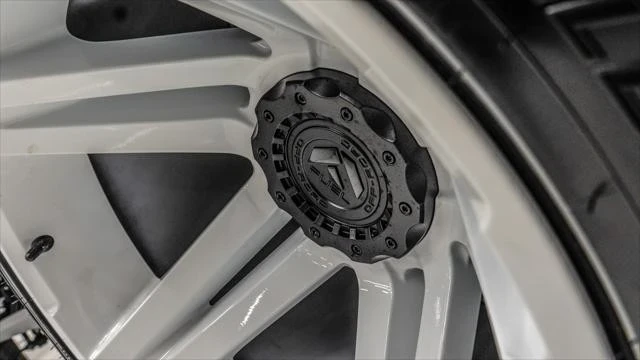 2025 Ford Bronco 6th Gen - Image 18 of 21