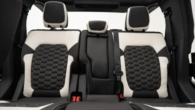 2025 Ford Bronco 6th Gen - Image 12 of 21