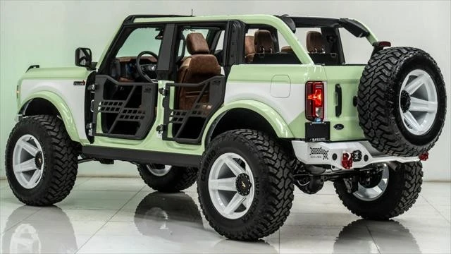 2025 Ford Bronco 6th Gen - Image 10 of 21