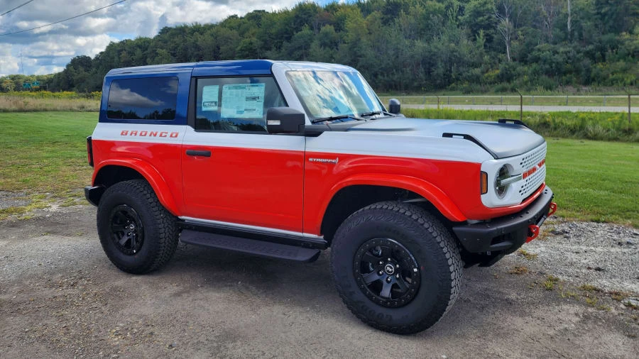 2025 Ford Bronco 6th Gen - Image 4 of 10