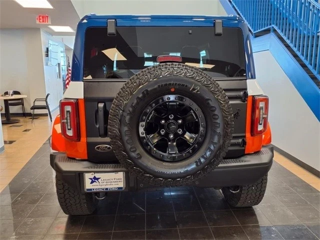 2025 Ford Bronco 6th Gen - Image 9 of 10