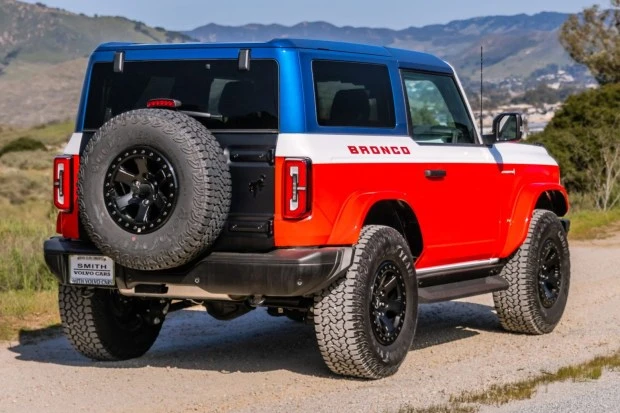 2025 Ford Bronco 6th Gen - Image 2 of 8