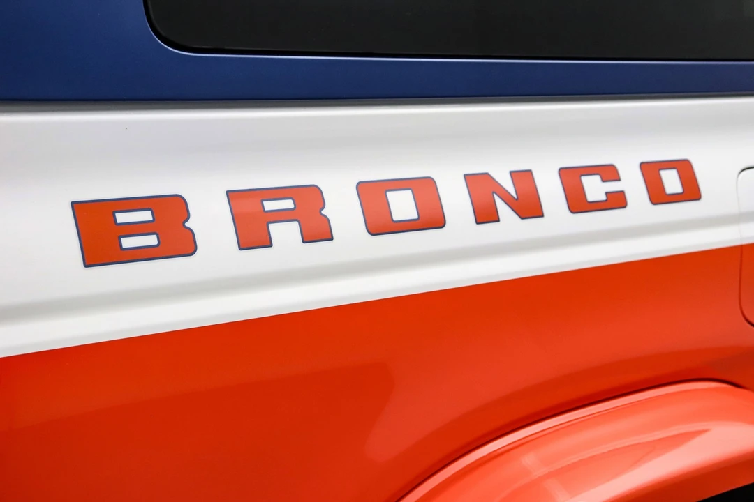 2025 Ford Bronco 6th Gen - Image 14 of 21