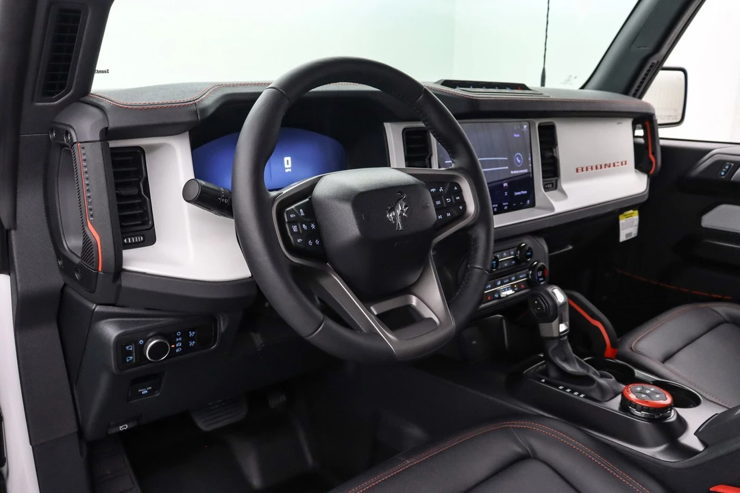 2025 Ford Bronco 6th Gen - Image 18 of 21
