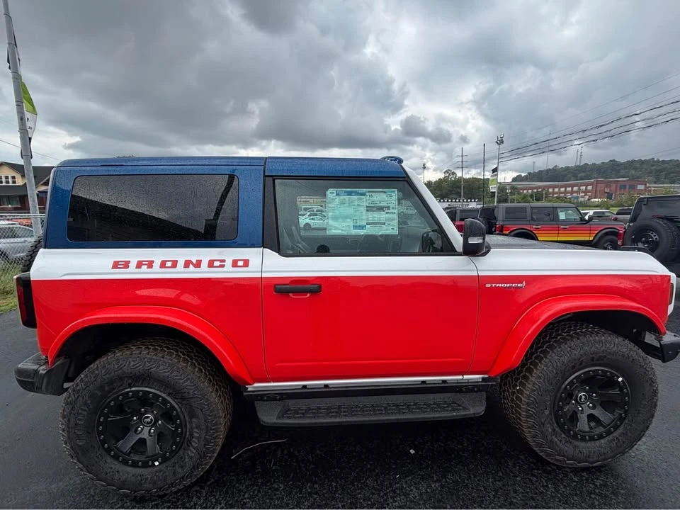 2025 Ford Bronco 6th Gen - Image 4 of 19