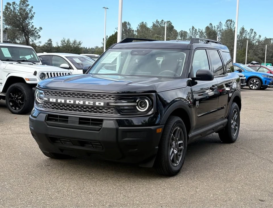 2025 Ford Bronco 6th Gen - Image 4 of 10