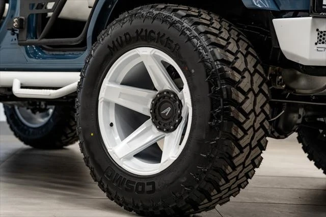 2025 Ford Bronco 6th Gen - Image 21 of 31