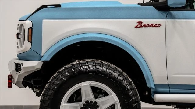 2025 Ford Bronco 6th Gen - Image 16 of 31