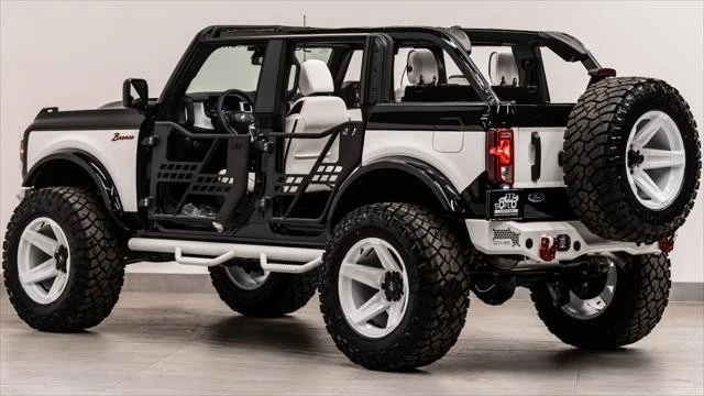 2025 Ford Bronco 6th Gen - Image 15 of 21
