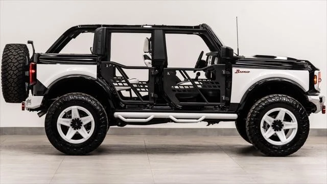 2025 Ford Bronco 6th Gen - Image 14 of 21