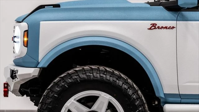 2025 Ford Bronco 6th Gen - Image 14 of 31