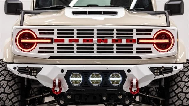 2025 Ford Bronco 6th Gen - Image 18 of 31