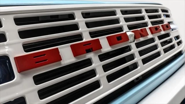 2025 Ford Bronco 6th Gen - Image 26 of 31