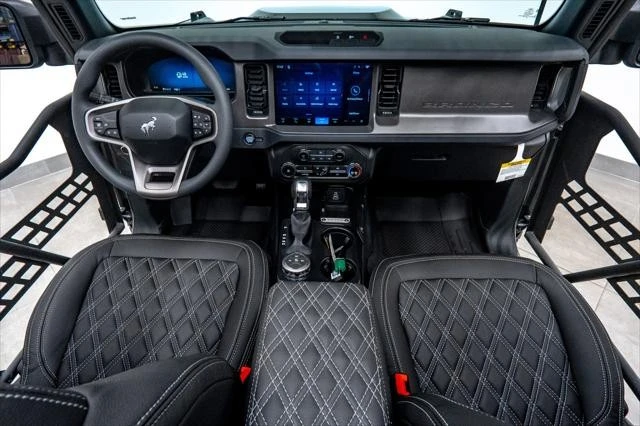 2025 Ford Bronco 6th Gen - Image 4 of 31