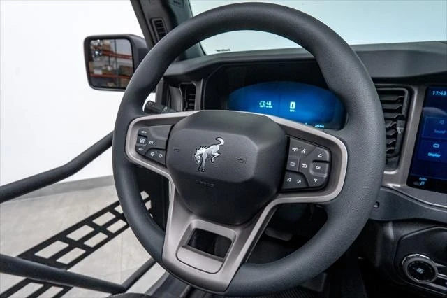 2025 Ford Bronco 6th Gen - Image 28 of 31