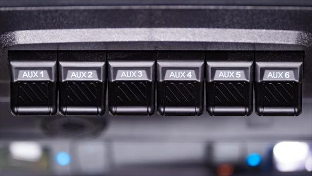 2025 Ford Bronco 6th Gen - Image 23 of 31
