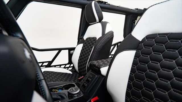 2025 Ford Bronco 6th Gen - Image 27 of 31