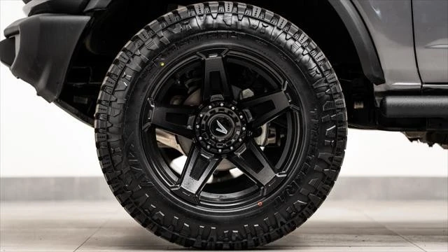 2025 Ford Bronco 6th Gen - Image 17 of 31
