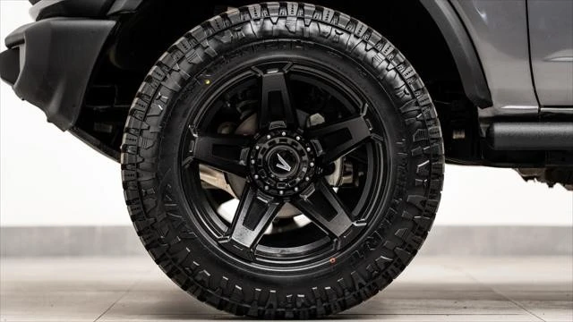 2025 Ford Bronco 6th Gen - Image 17 of 31