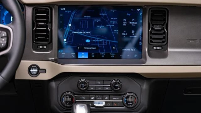 2025 Ford Bronco 6th Gen - Image 18 of 21