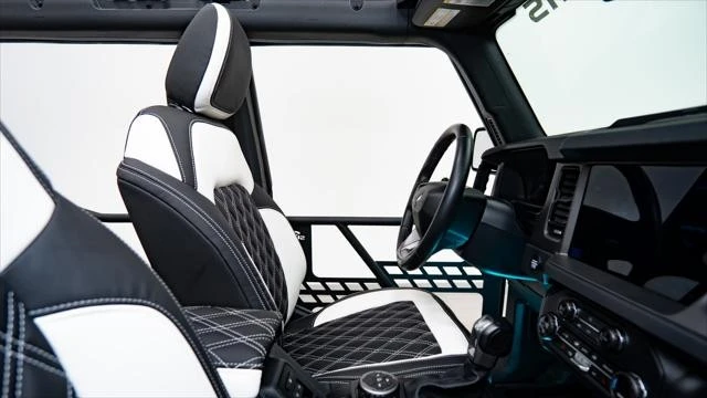 2025 Ford Bronco 6th Gen - Image 28 of 31