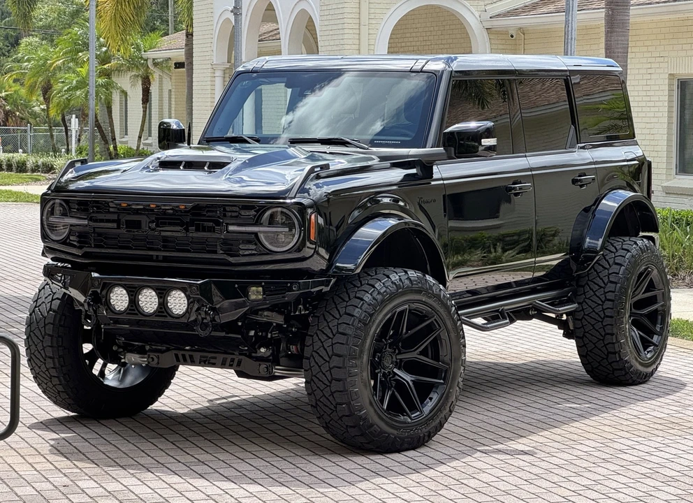 2025 Ford Bronco 6th Gen - Image 13 of 21
