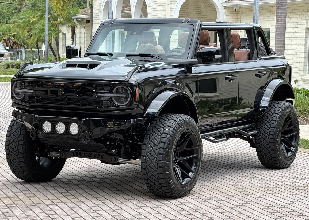 2025 Ford Bronco 6th Gen - Image 17 of 21