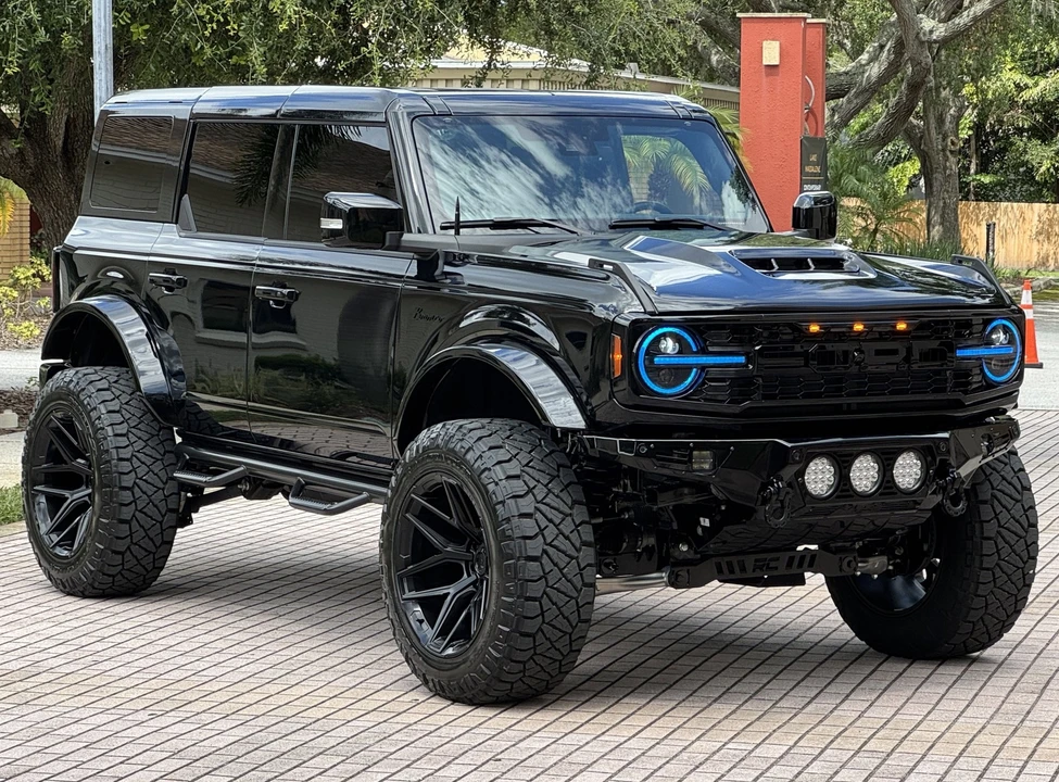2025 Ford Bronco 6th Gen - Image 2 of 21