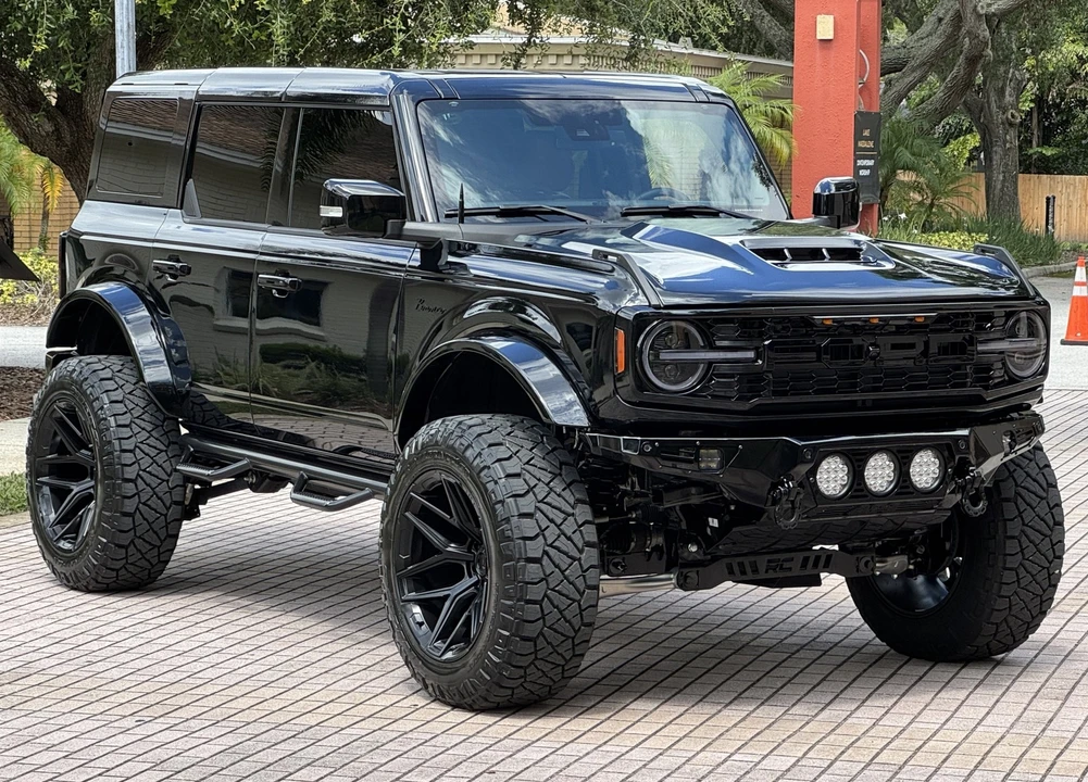 2025 Ford Bronco 6th Gen - Image 10 of 21