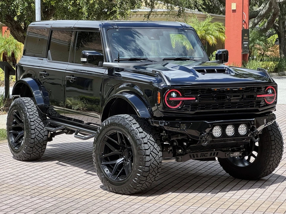 2025 Ford Bronco 6th Gen - Image 12 of 21
