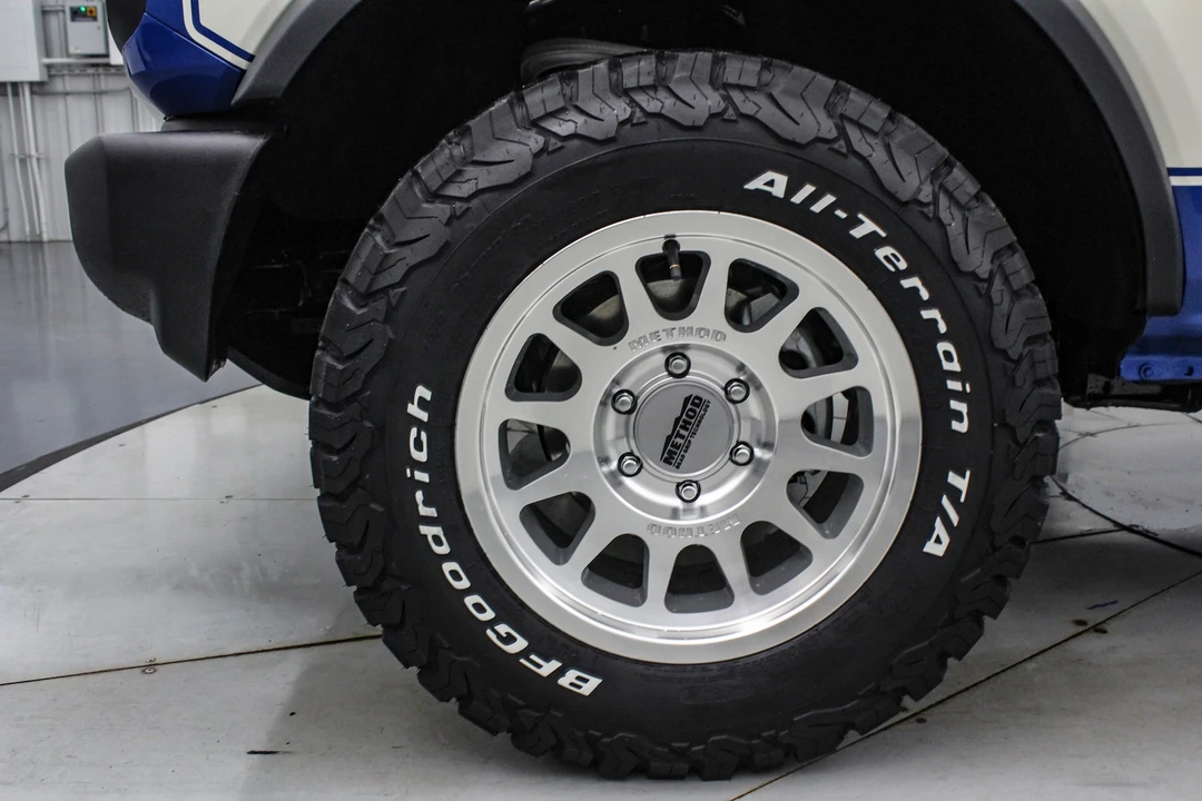 2025 Ford Bronco 6th Gen - Image 16 of 31