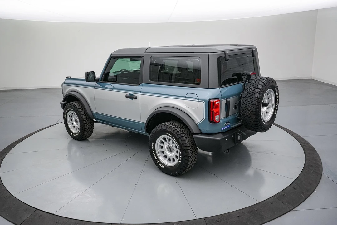 2025 Ford Bronco 6th Gen - Image 9 of 31