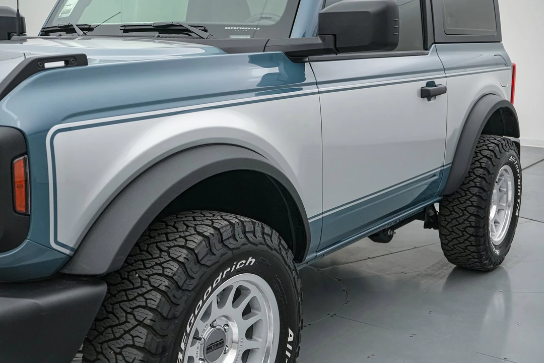 2025 Ford Bronco 6th Gen - Image 17 of 31