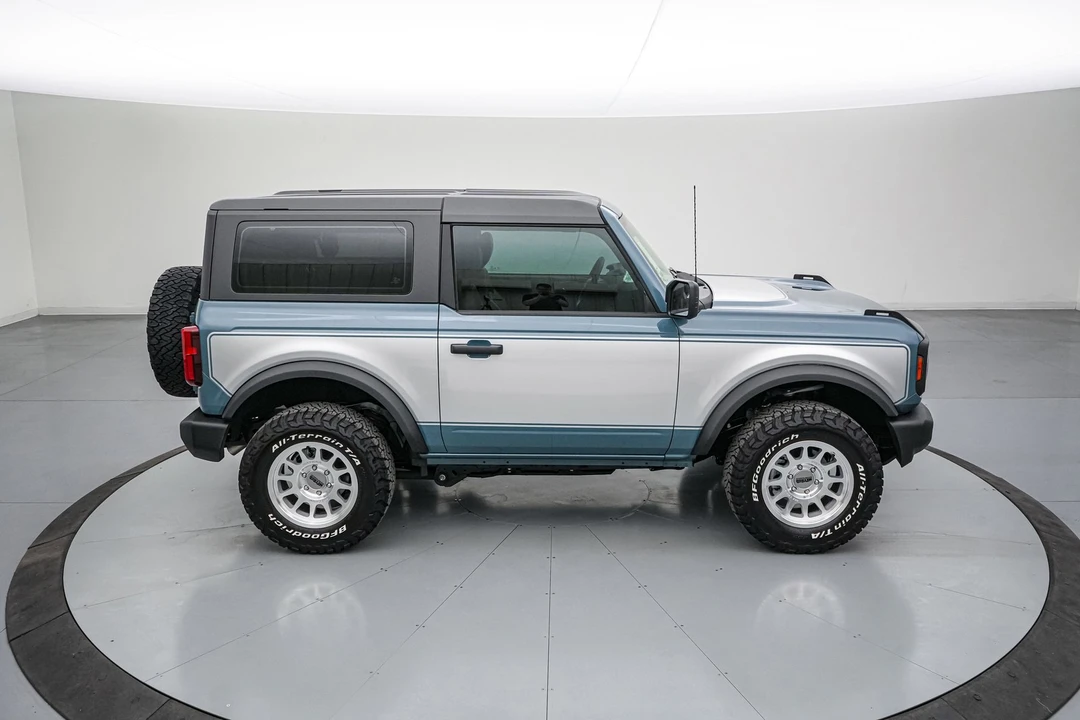 2025 Ford Bronco 6th Gen - Image 6 of 31