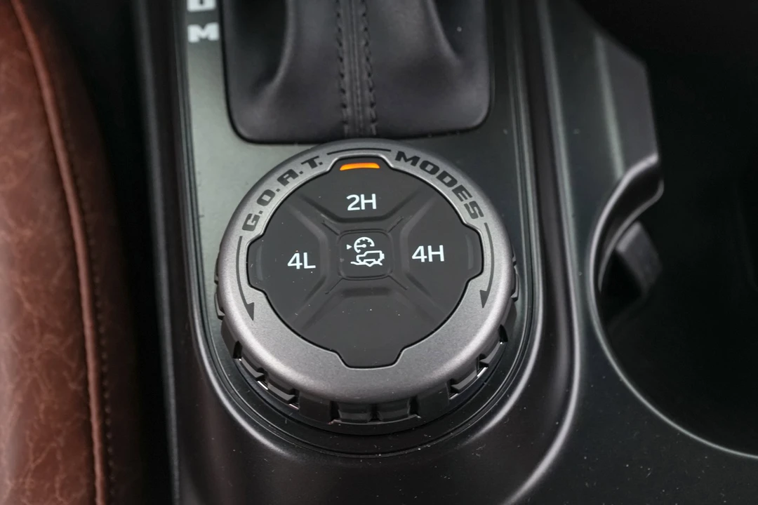2025 Ford Bronco 6th Gen - Image 27 of 31