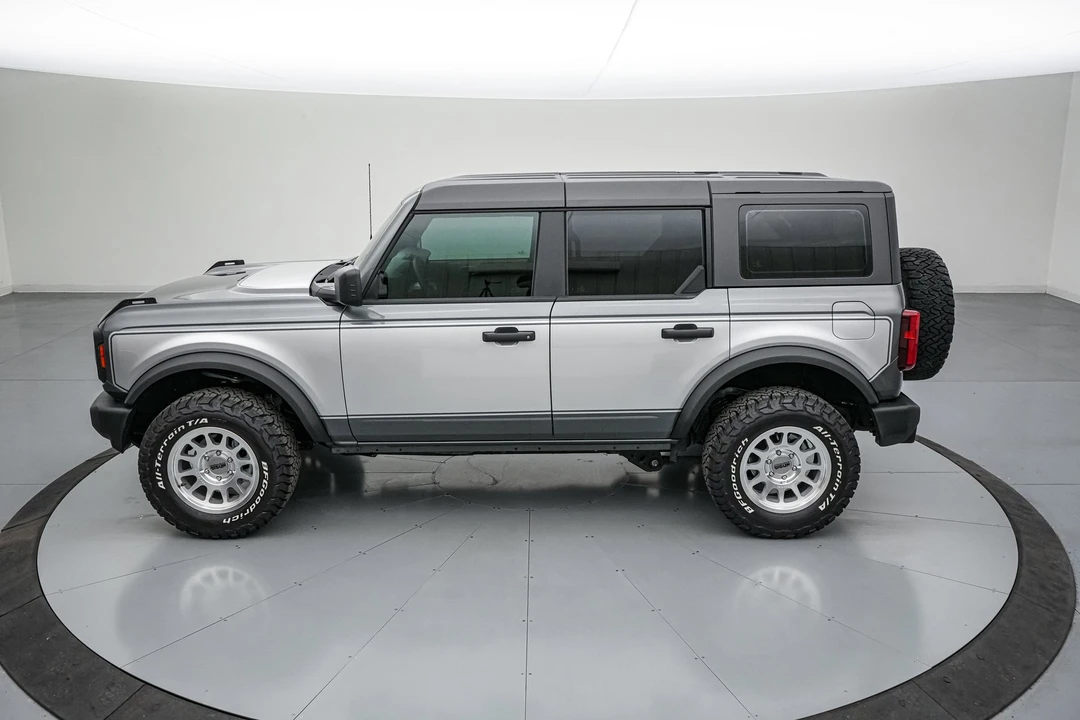 2025 Ford Bronco 6th Gen - Image 10 of 31