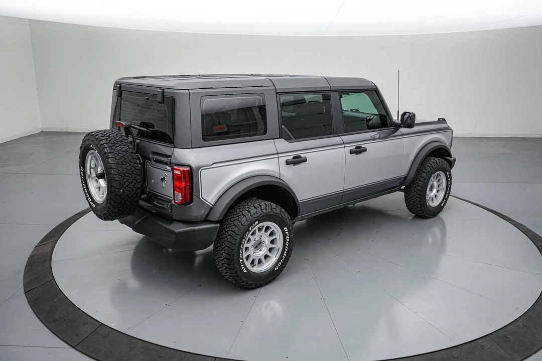 2025 Ford Bronco 6th Gen - Image 7 of 31