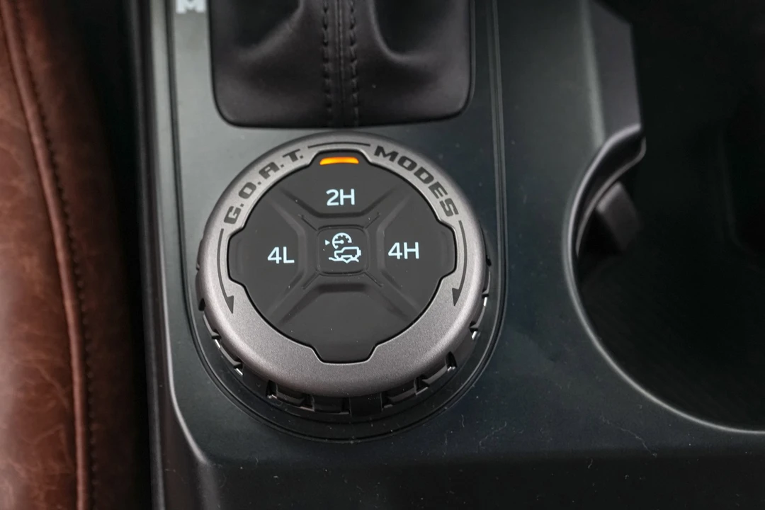 2025 Ford Bronco 6th Gen - Image 18 of 21