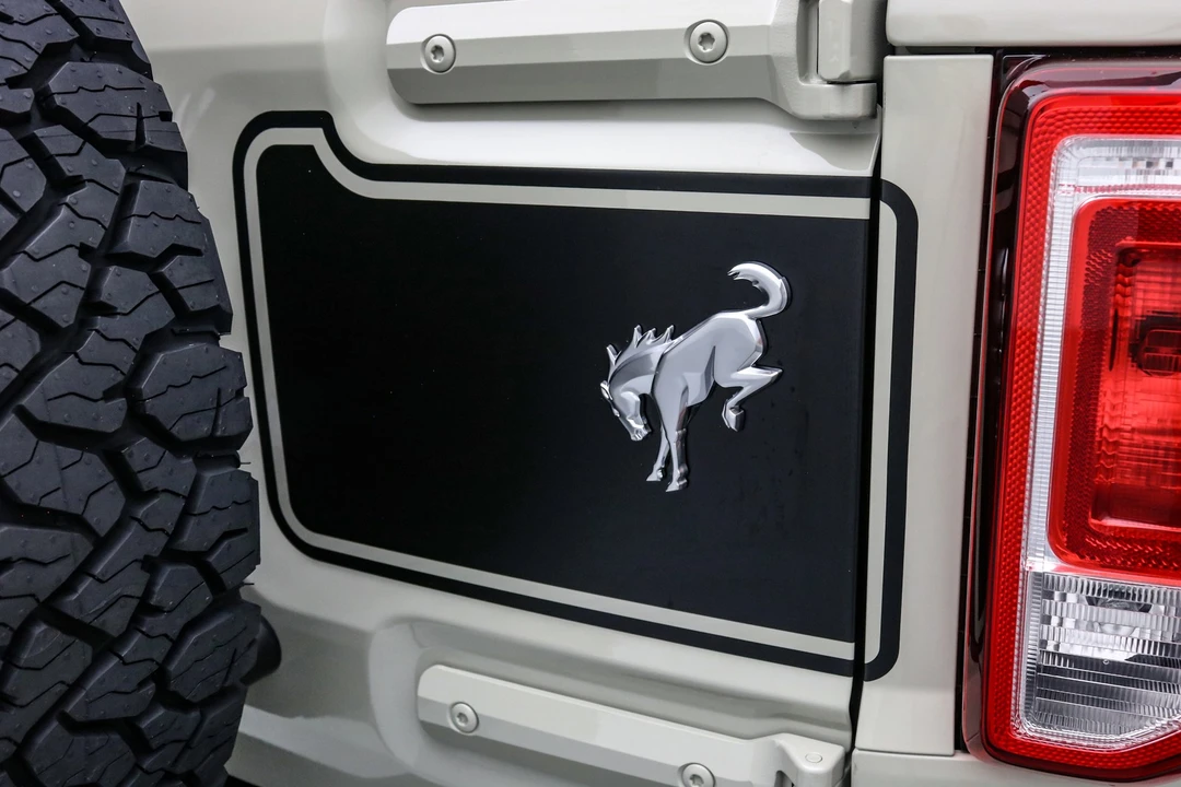 2025 Ford Bronco 6th Gen - Image 19 of 21