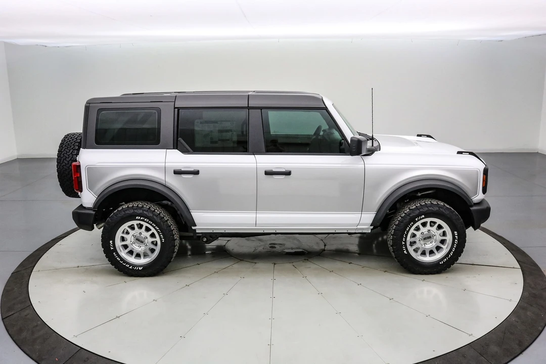 2025 Ford Bronco 6th Gen - Image 5 of 21