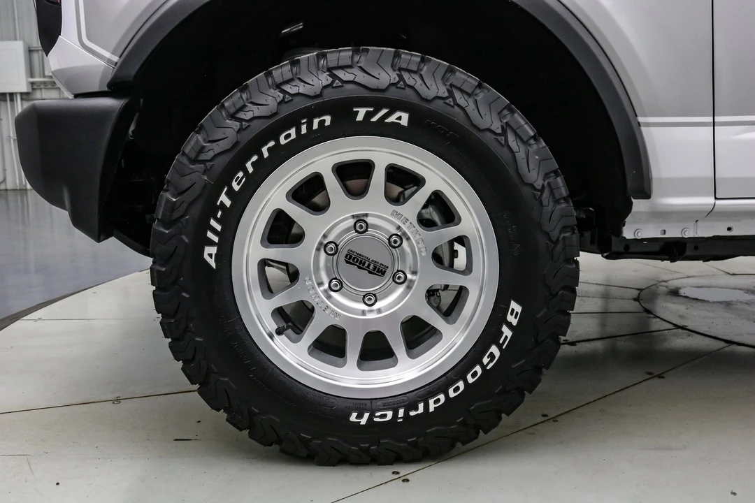 2025 Ford Bronco 6th Gen - Image 12 of 21