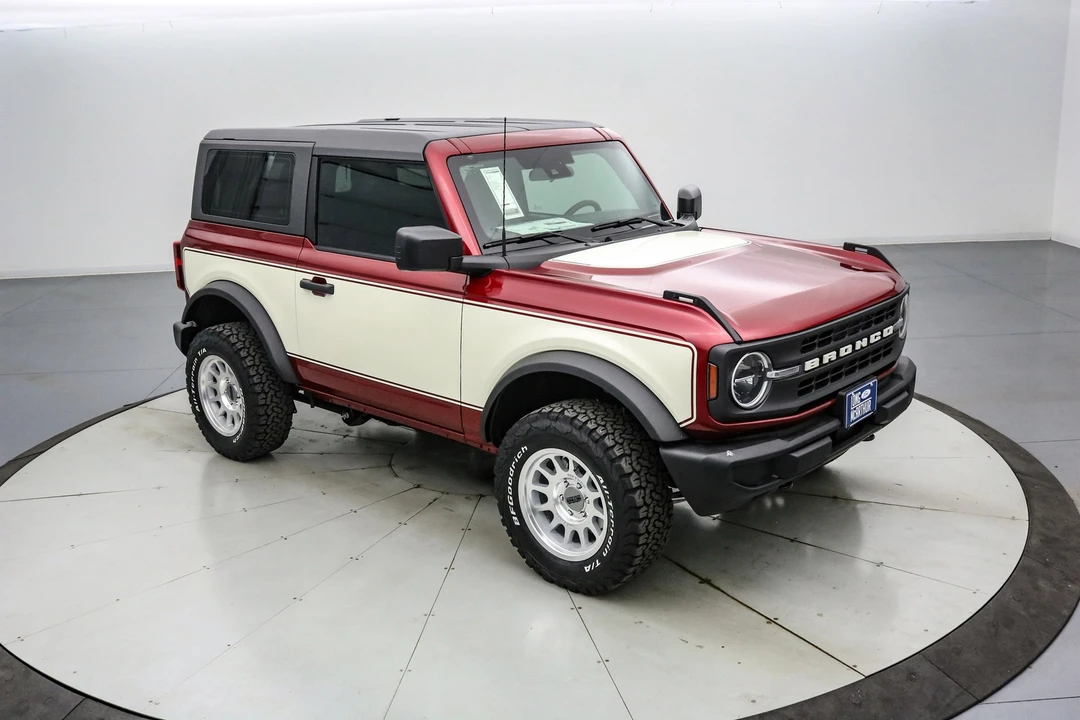 2025 Ford Bronco 6th Gen - Image 4 of 21