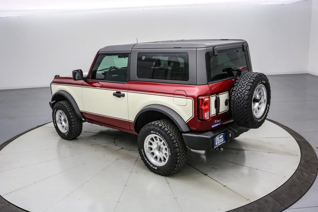 2025 Ford Bronco 6th Gen - Image 8 of 21