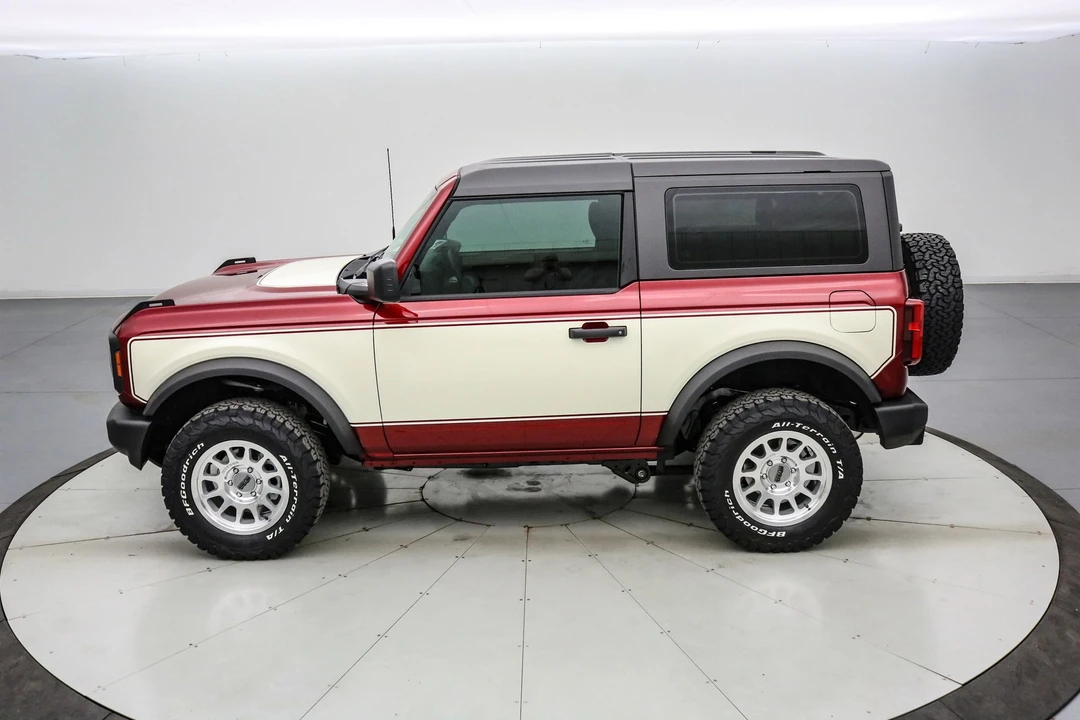 2025 Ford Bronco 6th Gen - Image 9 of 21